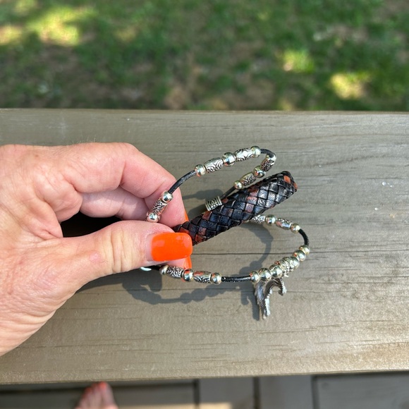 Bracelet hand crafted braided leather & silver bracelet w/ moon charm - Picture 5 of 5